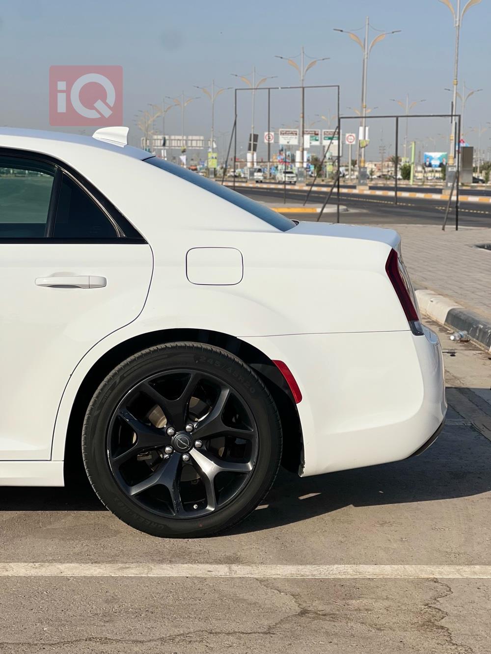 كرايسلر 300